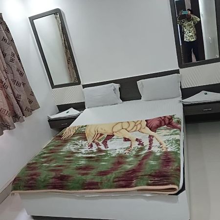 Hotel Shri Sai Darshan Shirdi Eksteriør billede