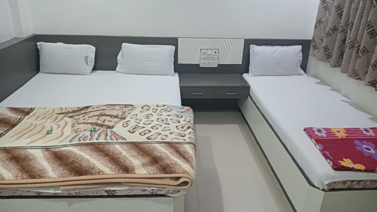 Hotel Shri Sai Darshan Shirdi Eksteriør billede