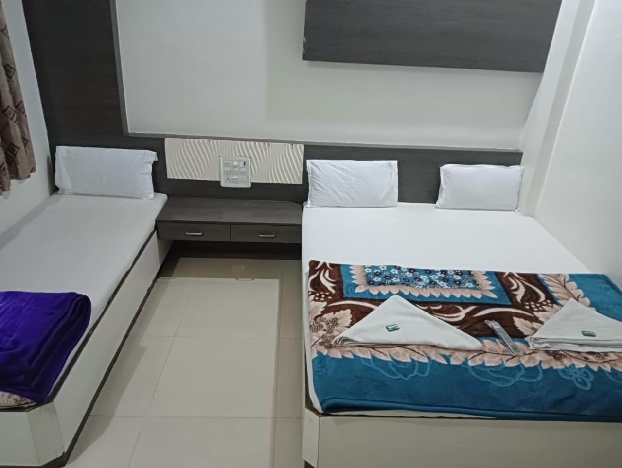 Hotel Shri Sai Darshan Shirdi Eksteriør billede