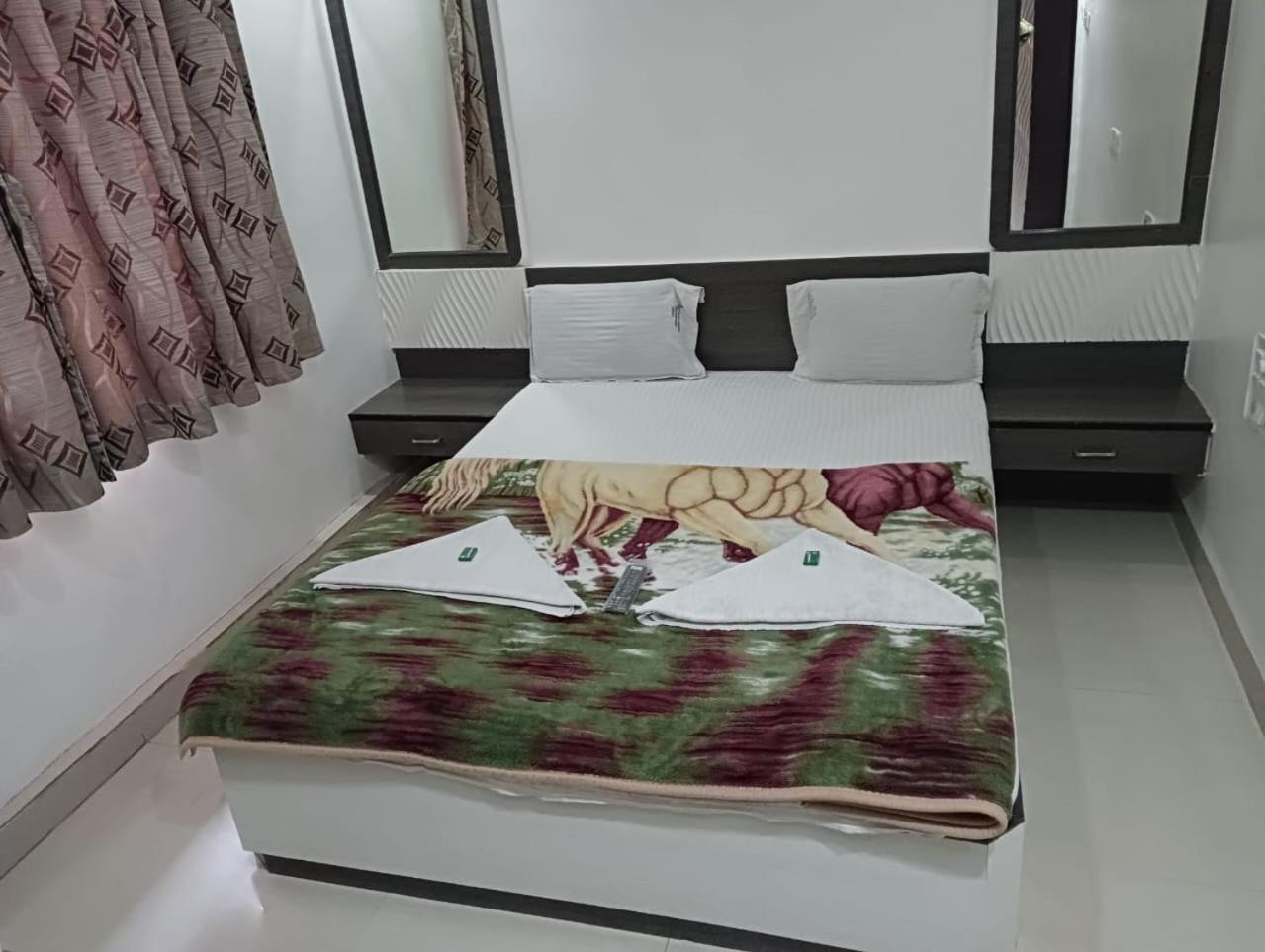 Hotel Shri Sai Darshan Shirdi Eksteriør billede