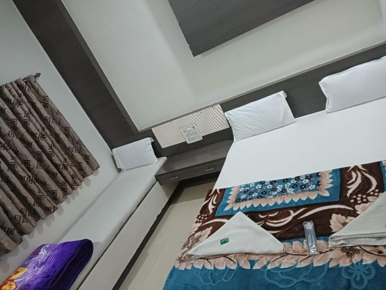 Hotel Shri Sai Darshan Shirdi Eksteriør billede
