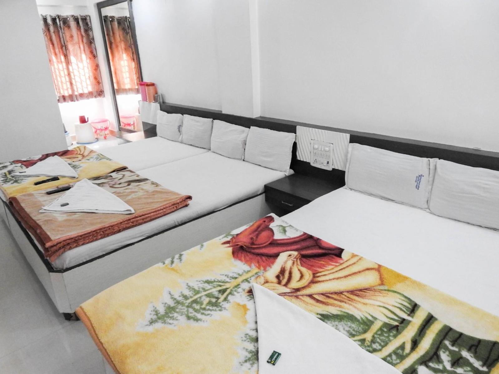 Hotel Shri Sai Darshan Shirdi Eksteriør billede